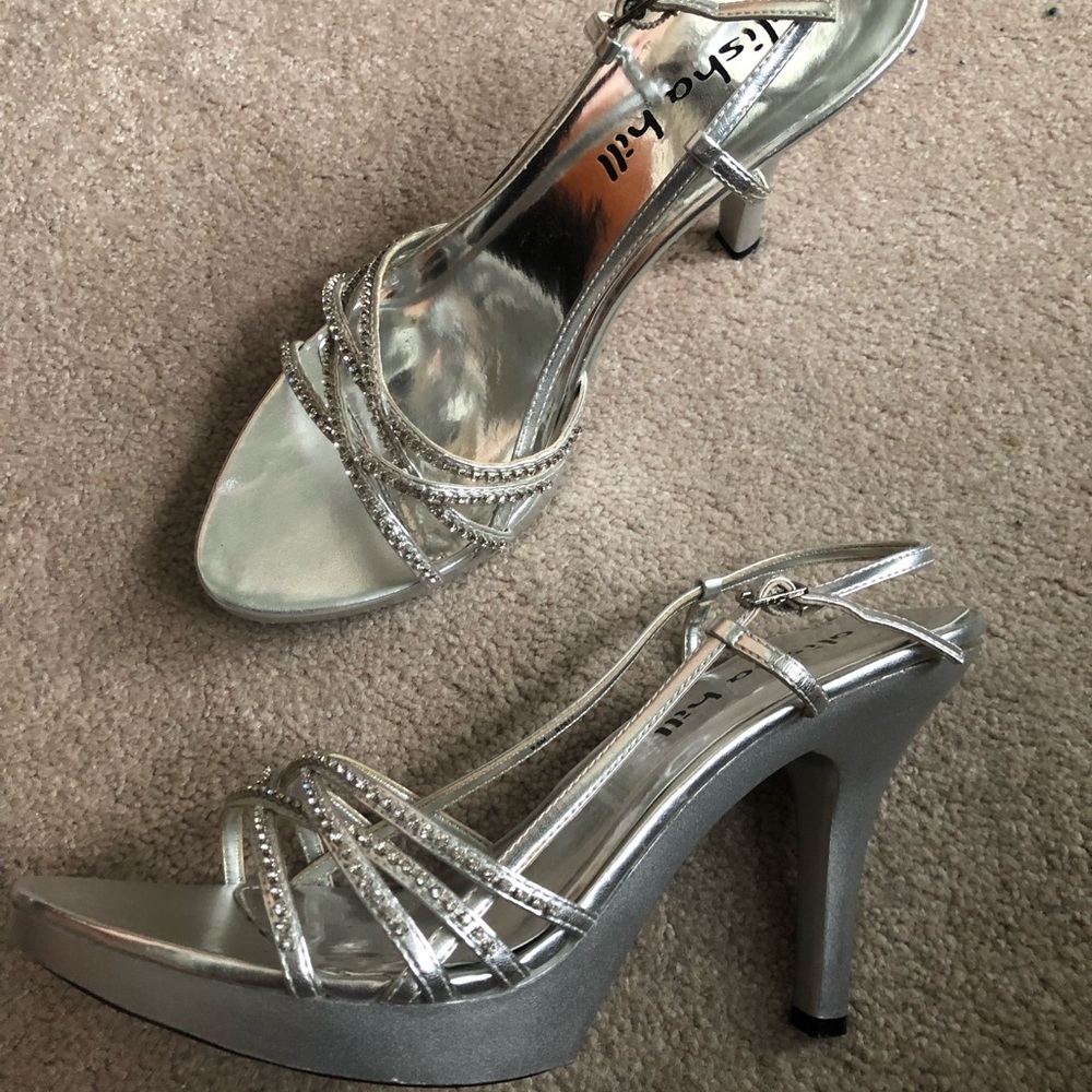 Silver open toed heel